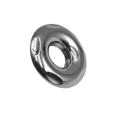 Dekorativer Chromeinsatz für den Wannenauslauf